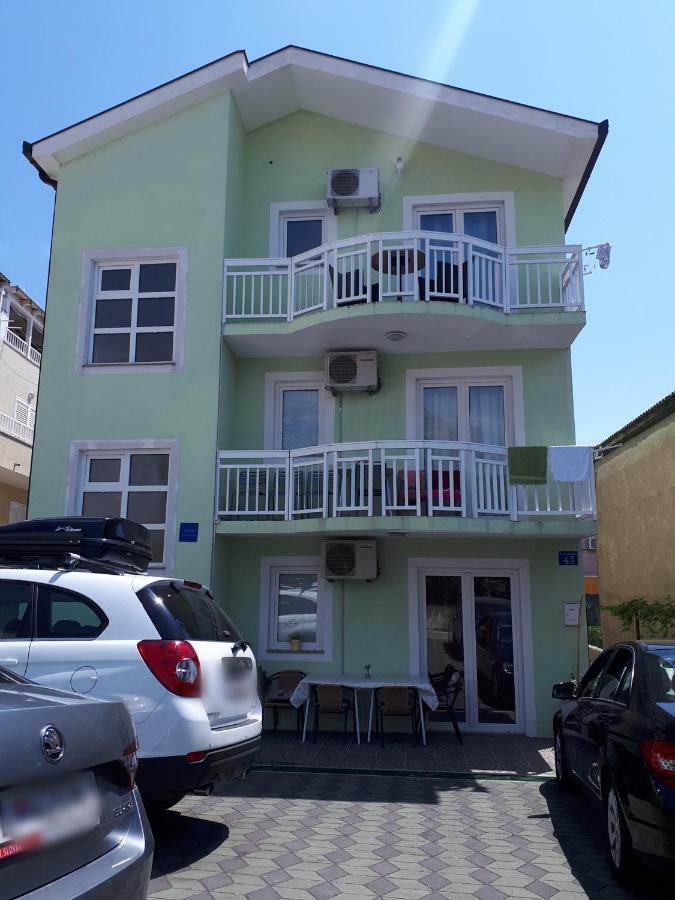 Green house Makarska Buitenkant foto